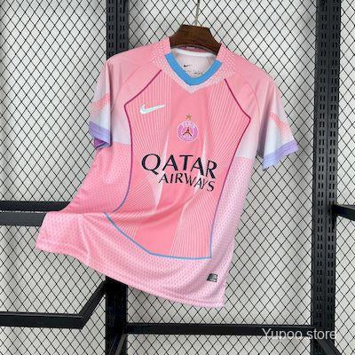 Maillot concept rose du PSG avec l’étoile 2025-2026