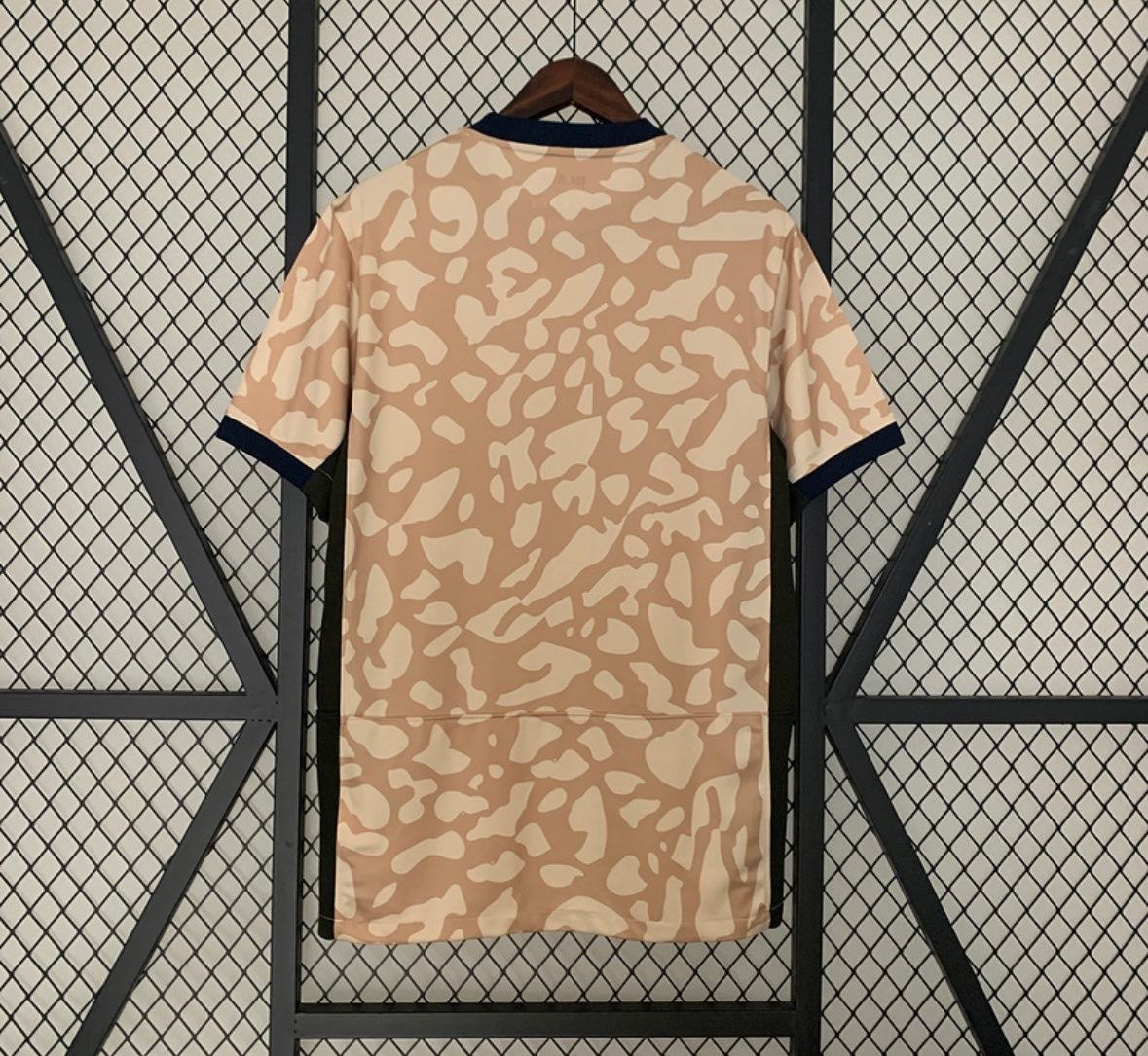 Maillot PSG saison 23-24 beige maillot rétro
