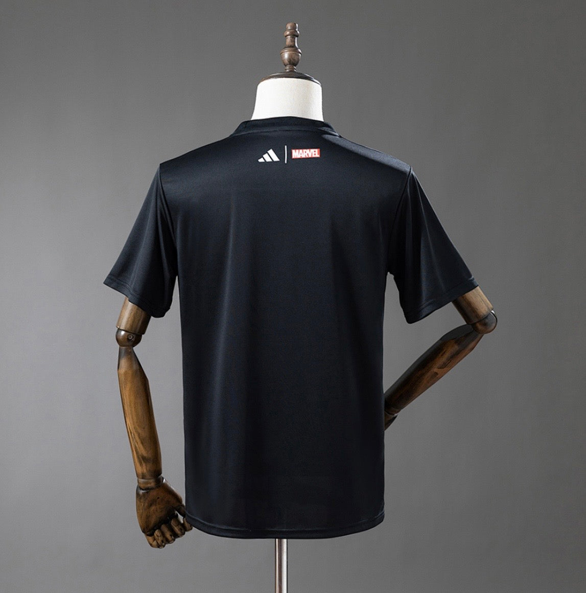 Maillot Real Madrid 25/26 Avengers - Avant-match (Noir)