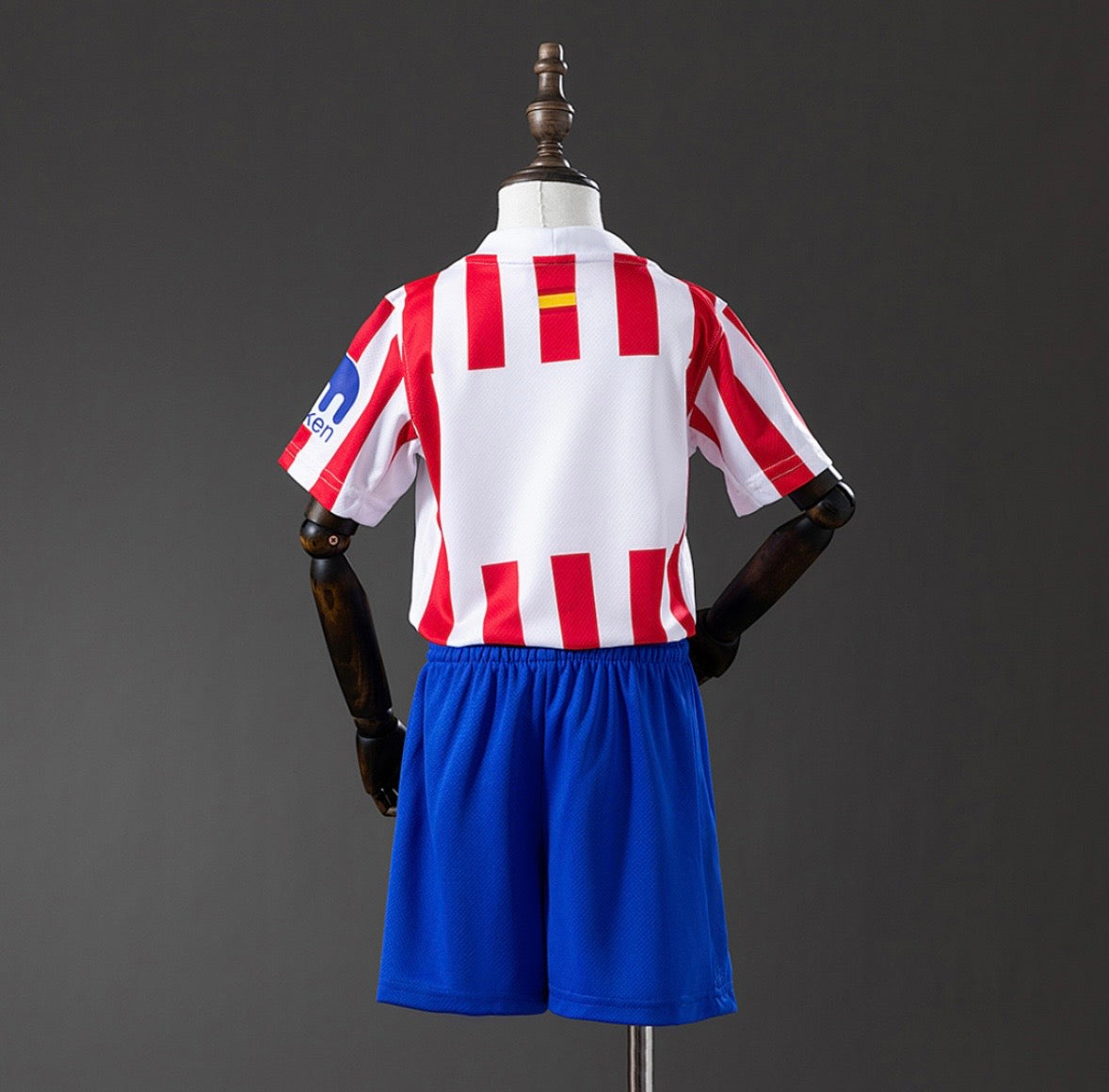 Maillot Atletico Madrid domicile 2025/26 bleu et rouge pour enfants