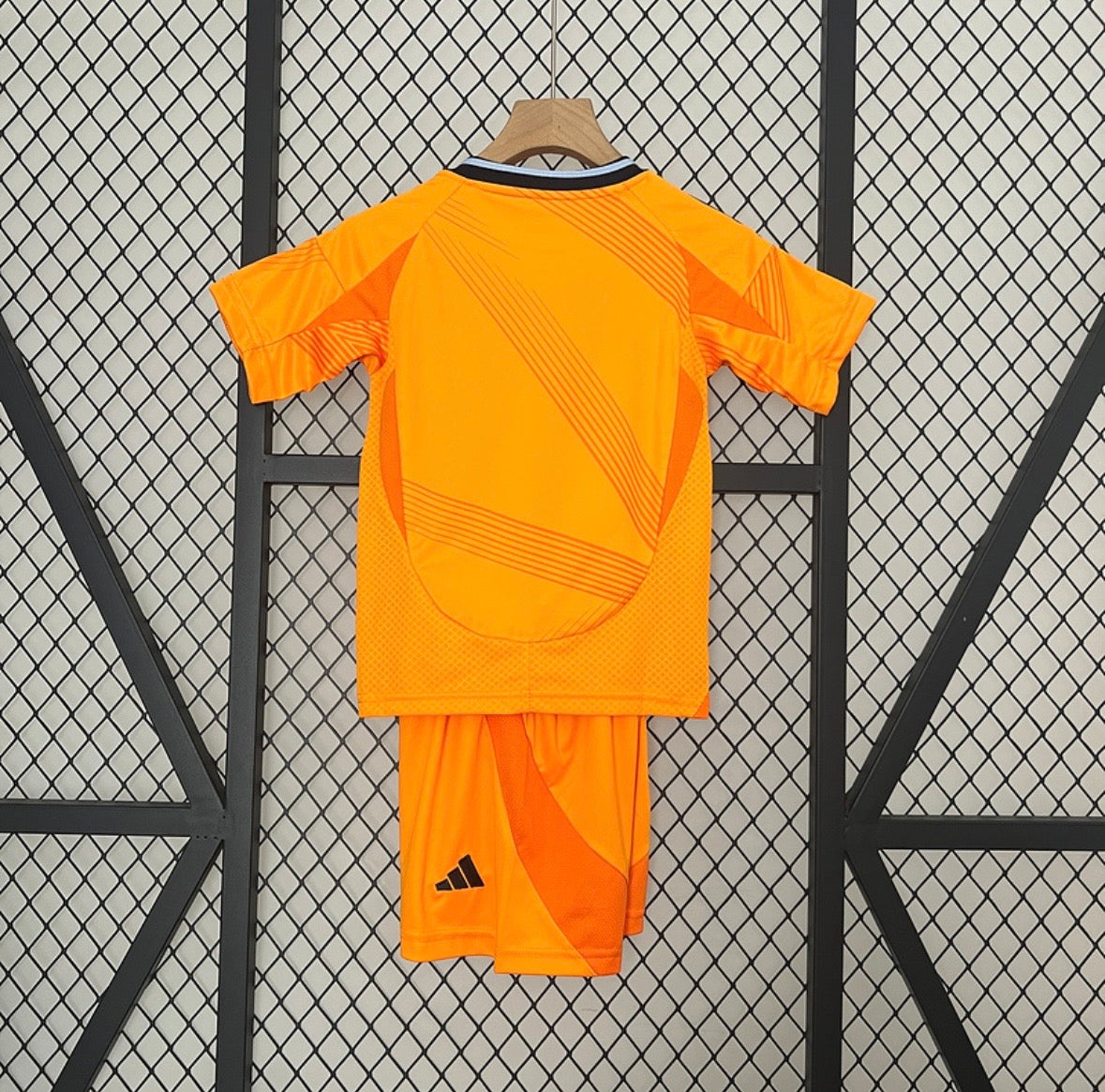 Maillot Real Madrid extérieur 2025 orange pour enfants