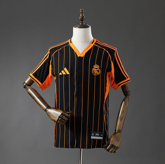 Maillot Real Madrid édition baseball 25/26 orange et noir à rayures