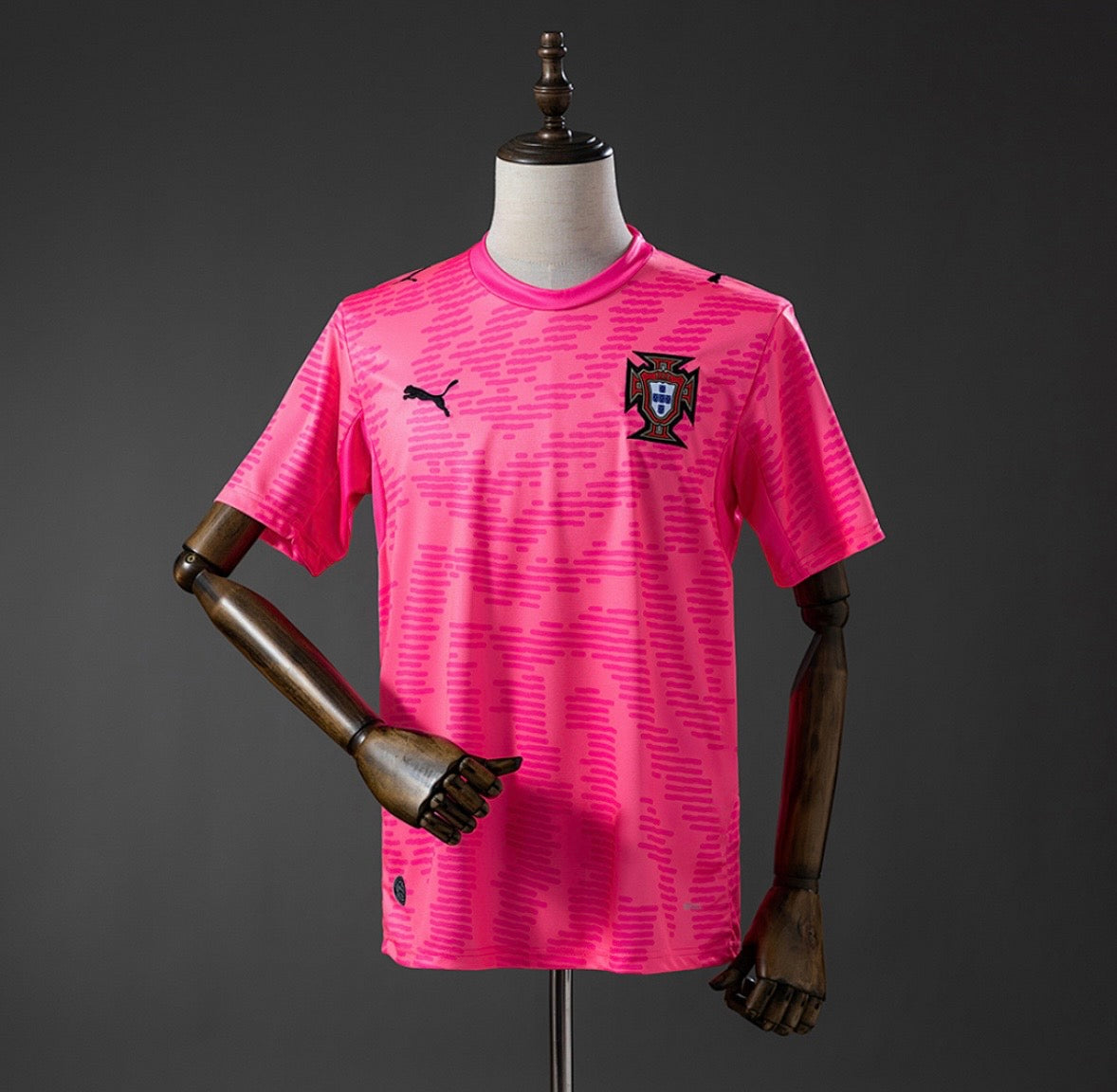 Maillot Portugal avant match 2026 rose